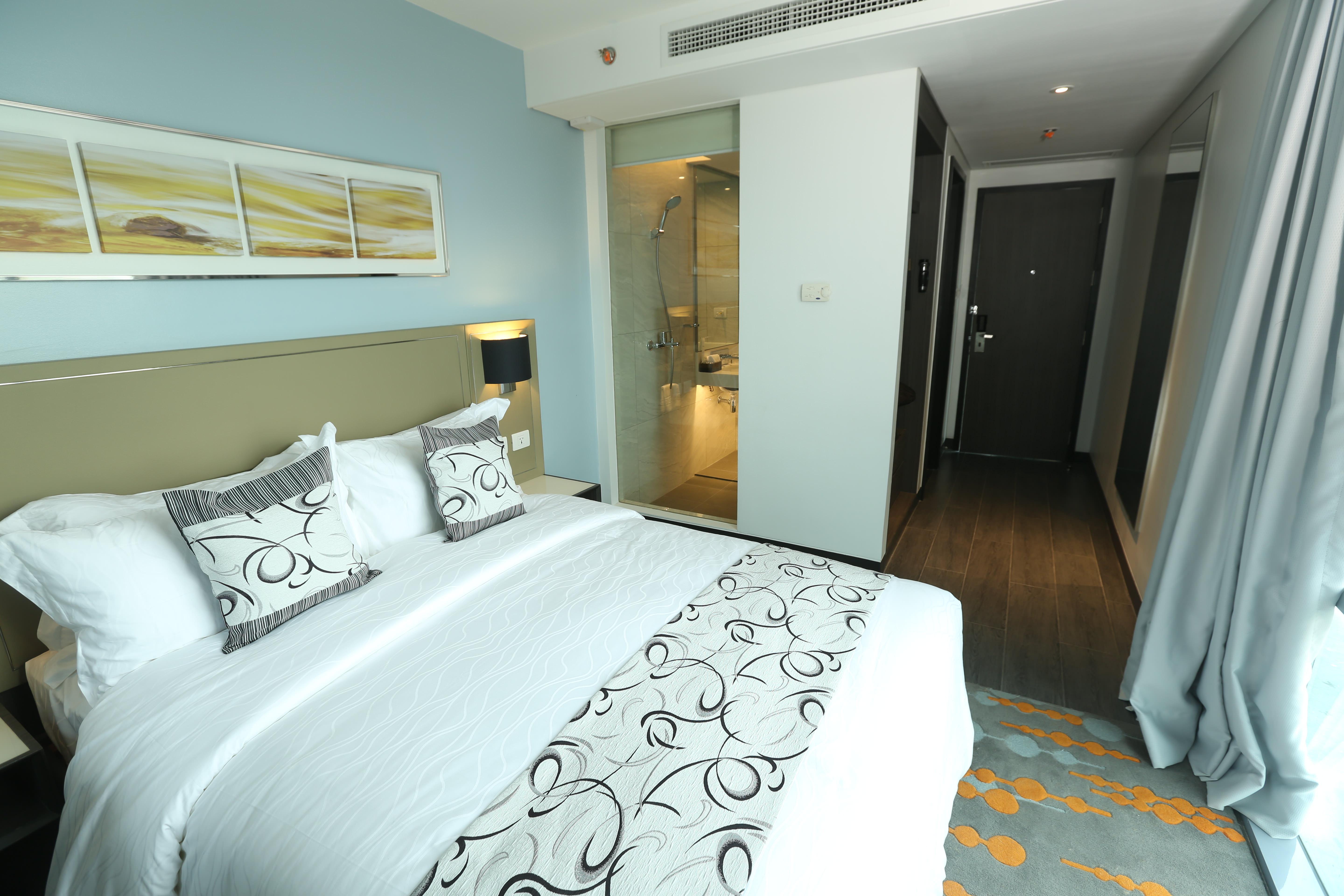 Belmont Hotel Manila Pasay Exterior photo